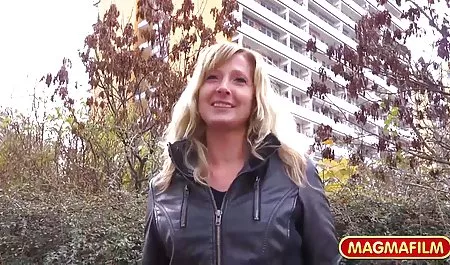 Sexy laska w butach lubi jeździć kogut darmowe sex filmiki do pobrania