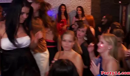 Ta seksowna dziewczyna sexy kochanie, sex filmiki na ostro walenie konia dziewczyny 0
