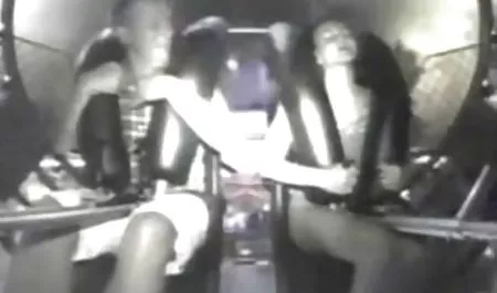 Kobieta osób, które lubią, aby przekształcić się w ludzkie morze tłuszcz cipki. Oddech grać. sex filmiki na telefon